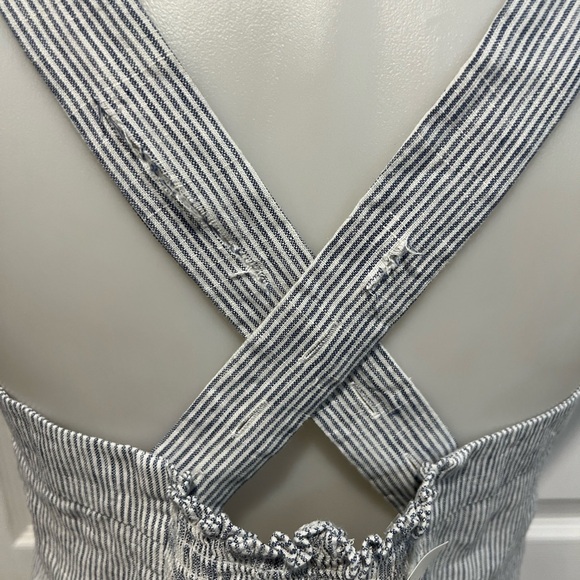 Quince 100% European linen blue pinstripe fitted tank large NWT - Picture 7 of 12